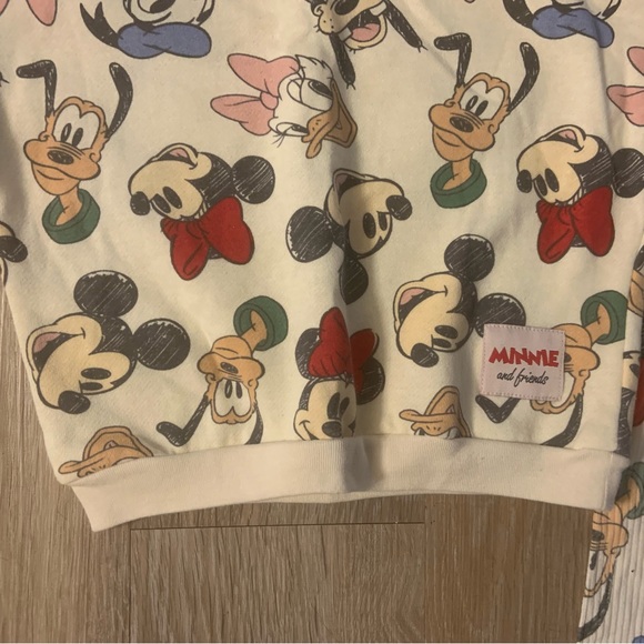 Disney Girl's Size 3T Adorable Outfit With Disney Characters Print - Picture 5 of 8